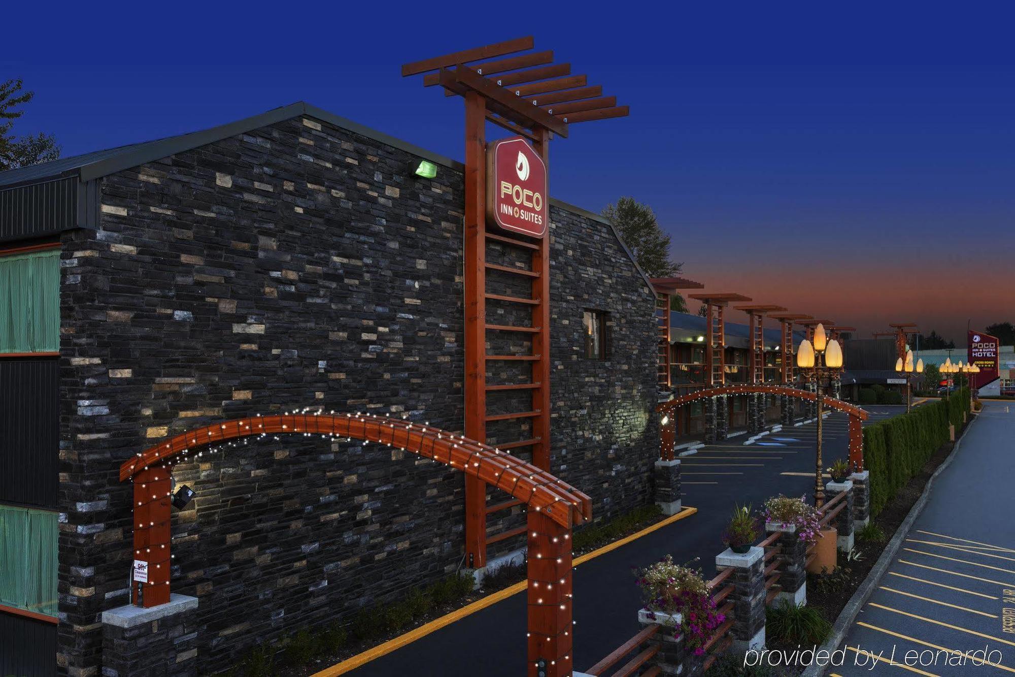 Poco Inn And Suites Hotel And Conference Center Port Coquitlam Exterior foto